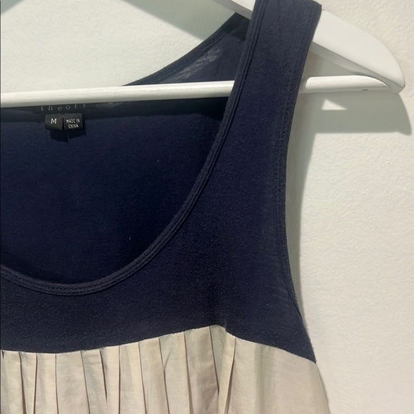 Theory Like New 100% Cotton Navy and Cream Floral Long Tank Tunic Top Size M - Picture 3 of 6